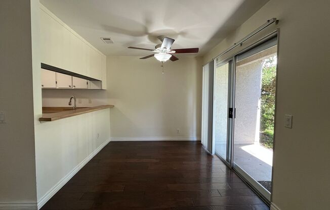 1st floor condo w/pool, spa, clubhouse, tennis crts + MORE!