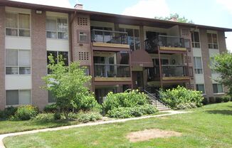 Fantastic Updated Condo in Great Vienna Location!