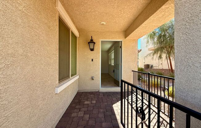 3 BED 2.5 BATH 2 CAR GARAGE TOWNHOUSE WITH LOFT, COMMUNITY POOL & PARK!