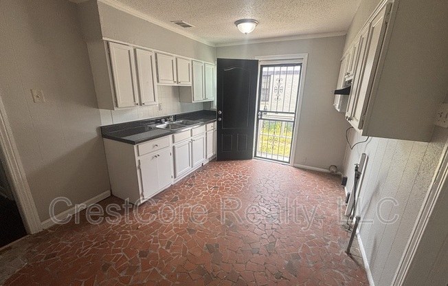 2269 LONGSTREET DR