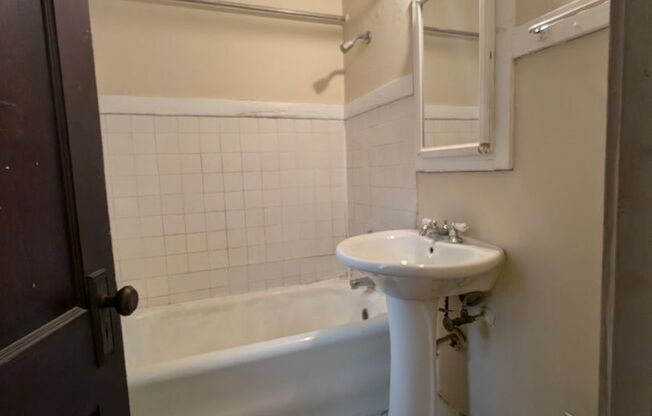 Studio, 1 bath, $755, Unit 206