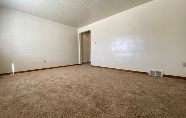 Outstanding Two Bedroom in Cheswick! Central A/C, Off-Street Parking & More!! Call Today!
