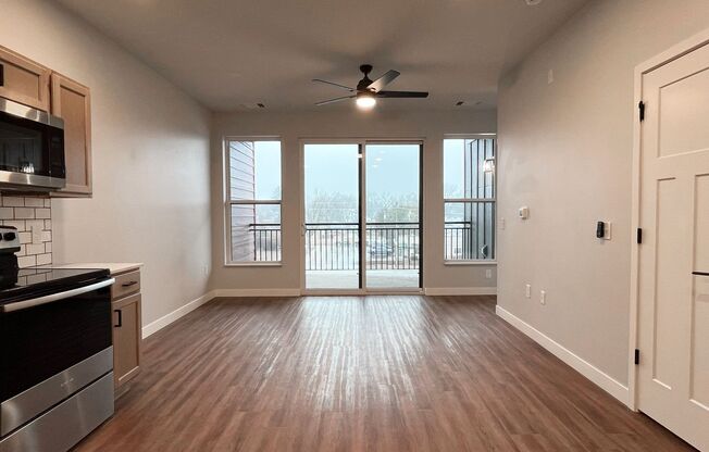1 bed, 1 bath, 669 sqft, $1,465, Unit WR 305-219