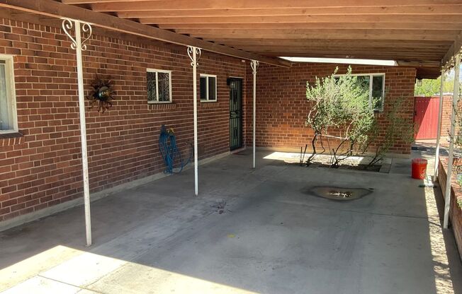 Eastside home with privacy on cul-de-sac