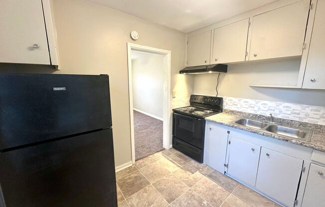 2 beds, 1 bath, $975