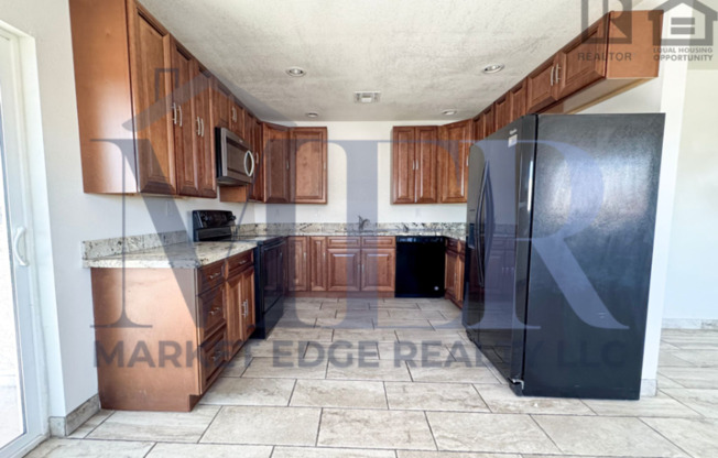 3Bed/2Bath House 35th Ave/Bethany! NO APPLICATION FEE! - RV GATE, NO HOA!