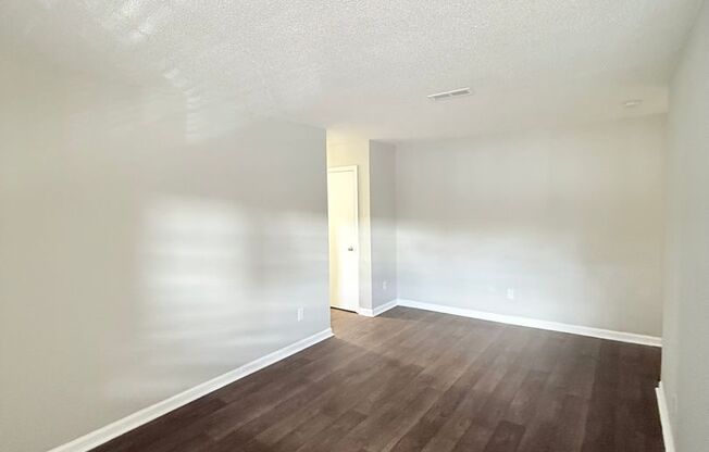 2 beds, 1 bath, 850 sqft, $1,245, Unit 8E