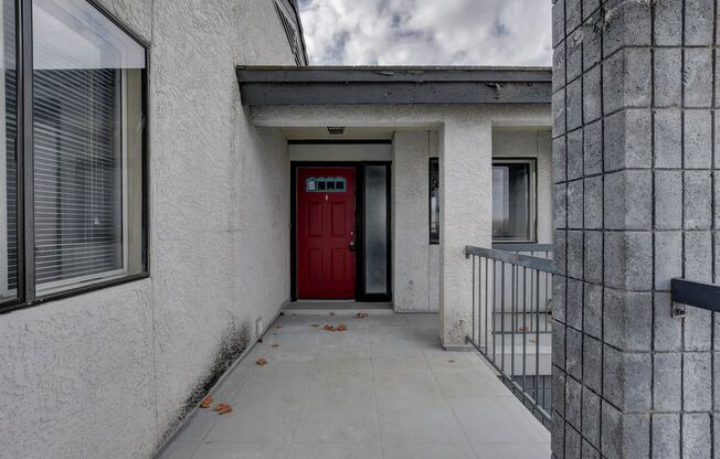 3 Bedroom, 2.5 Bathroom Condo for Rent!