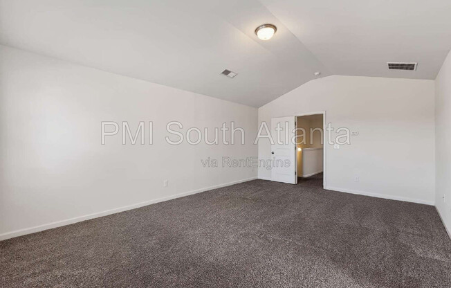 4 beds, 2.5 baths, 2,100 sqft, $1,950