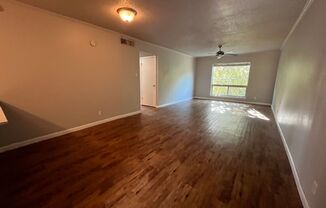 2 beds, 1 bath, $2,100, Unit # 211