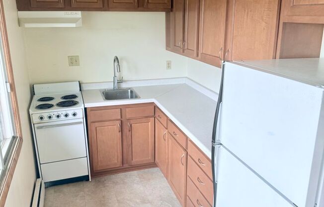 Studio, 1 bath, $999.99, Unit 1121-11
