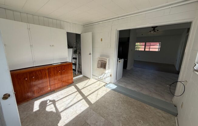 3 bed 2 bath house with 1200 sf. end of circle and walk to river