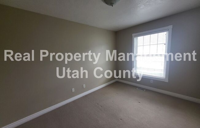 2 beds, 1 bath, $1,200