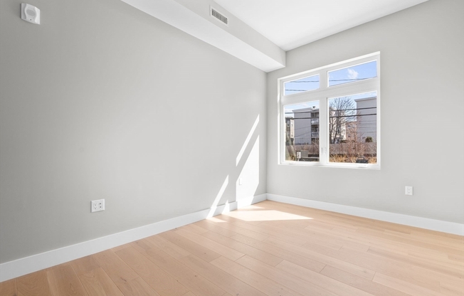 1 bed, 1 bath, 670 sqft, $2,900, Unit 105