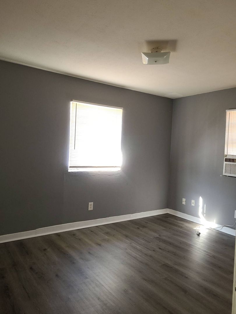 2 bedroom 1 bathroom