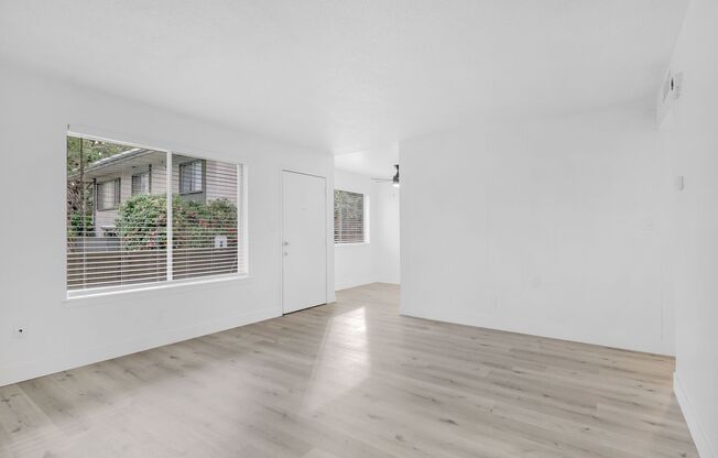 2 beds, 1 bath, 750 sqft, $1,695, Unit 6