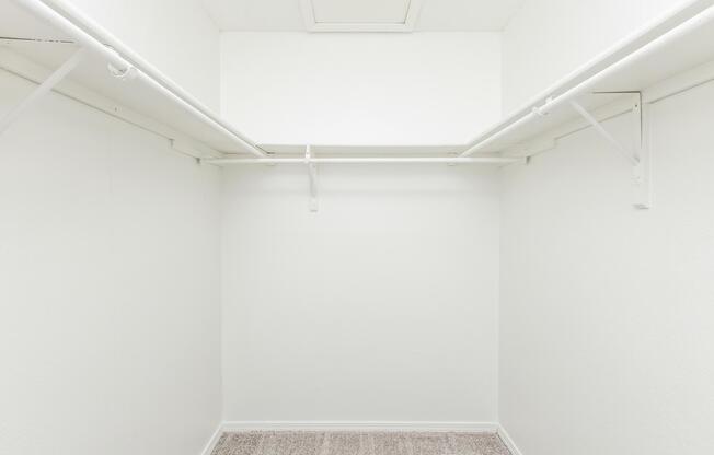 2 beds, 2 baths, 1,044 sqft, $1,600