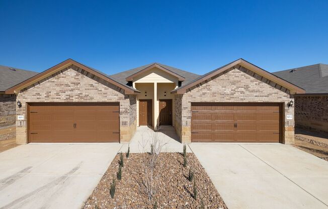 GORGEOUS 3 BEDROOM DUPLEX LOCATED IN CONVERSE, TX!