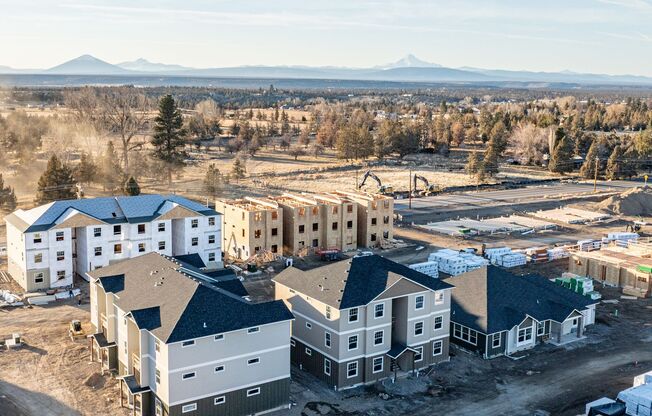 3 beds, 2 baths, 1,190 sqft, $2,425, Unit 208