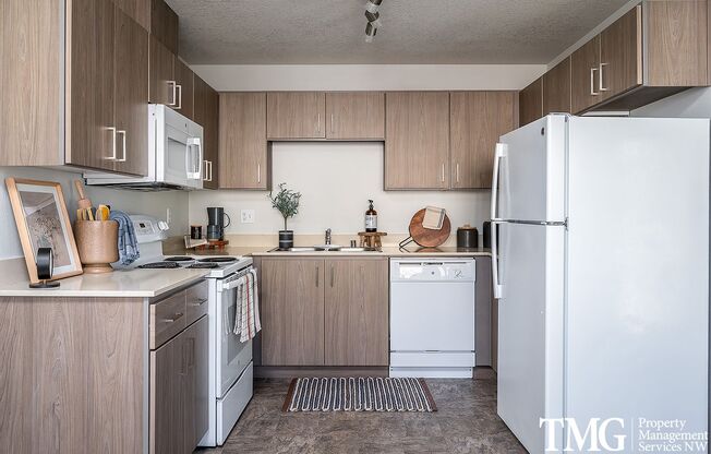 2 beds, 1 bath, 901 sqft, $1,649, Unit 51