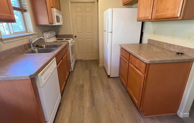 1 bed, 1 bath, 600 sqft, $1,595, Unit 01