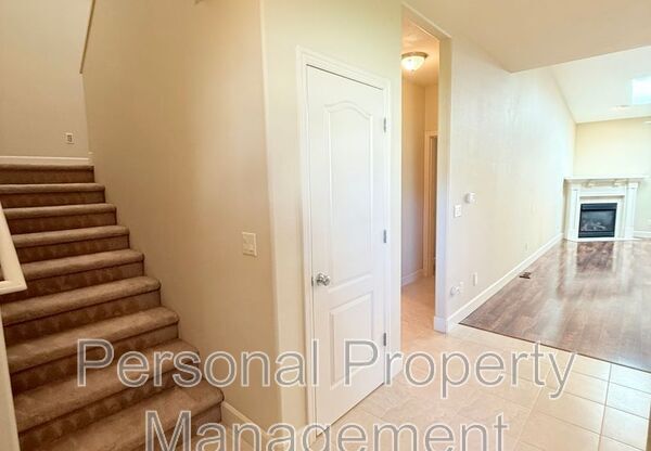 8527 NE 55 CIR