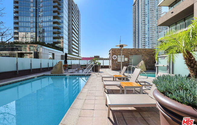 1 bed, 1.5 baths, 1,200 sqft, $4,995, Unit 916