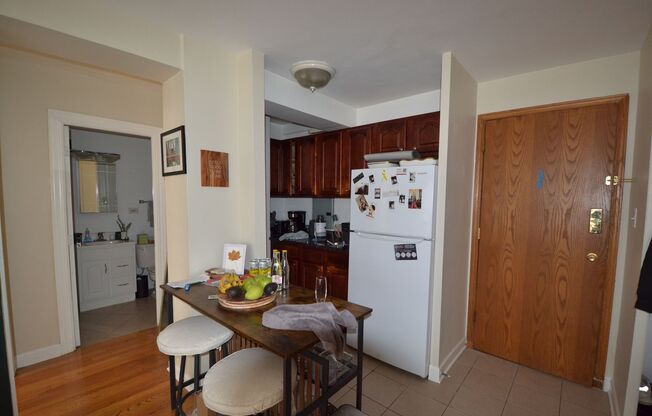 1 bed, 1 bath, 700 sqft, $1,875, Unit 418-1301