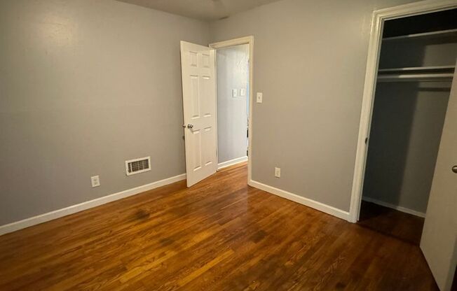 2 beds, 1 bath, $1,209