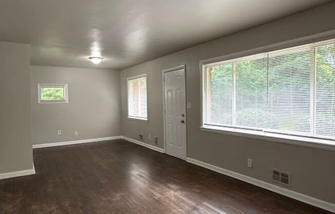 Charming 3-Bedroom Home in Decatur – Minutes from I-285!