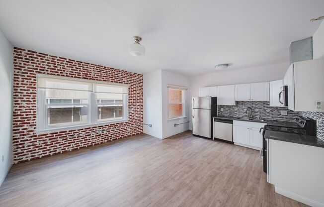 Studio, 1 bath, 350 sqft, $1,395, Unit 406