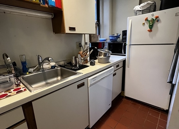 451 Park Dr Apt 4C