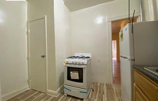 451 W 36 ST
