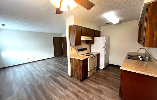 2 beds, 1 bath, 800 sqft, $950