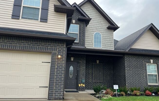 3 Bedroom Home with Massive Bonus Room for Rent!