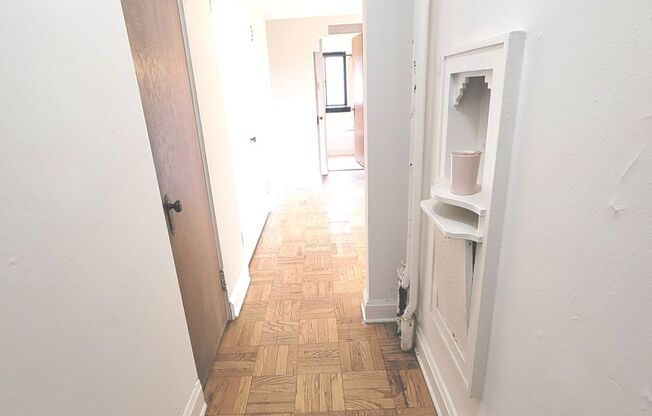 1 bed, 1 bath, $1,145, Unit 409