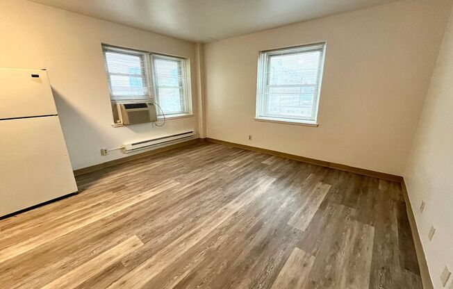 1 bed, 1 bath, $900, Unit 704