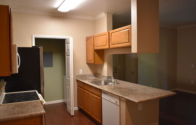 Privacy and lush LandscapeUpgraded condo in Roseville