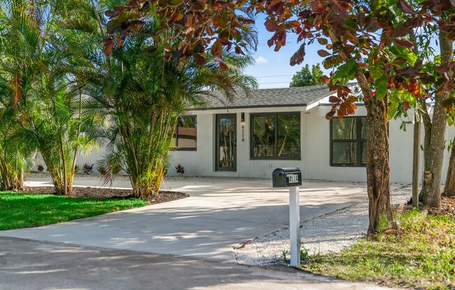 4114 SW 49 CT