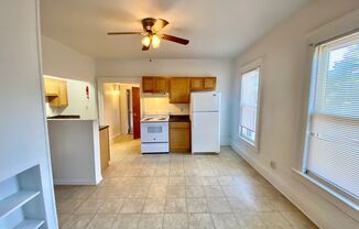 2 beds, 1 bath, $1,195, Unit 4