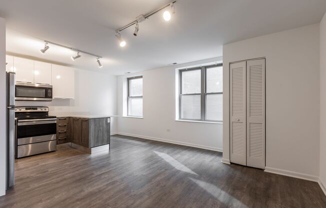 1 bed, 1 bath, $1,745, Unit 405
