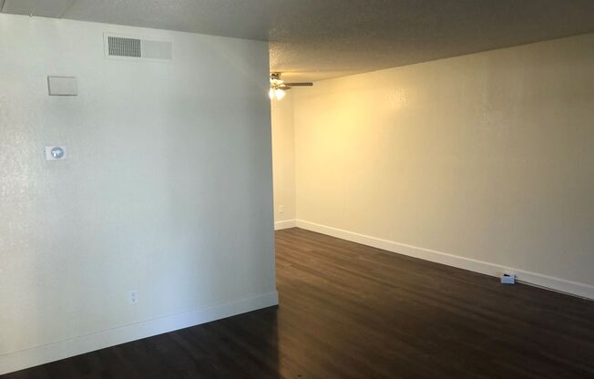 2 beds, 1 bath, 940 sqft, $1,450, Unit 10-117