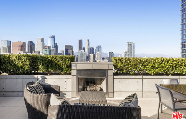 1 bed, 1.5 baths, 1,240 sqft, $3,500, Unit 404