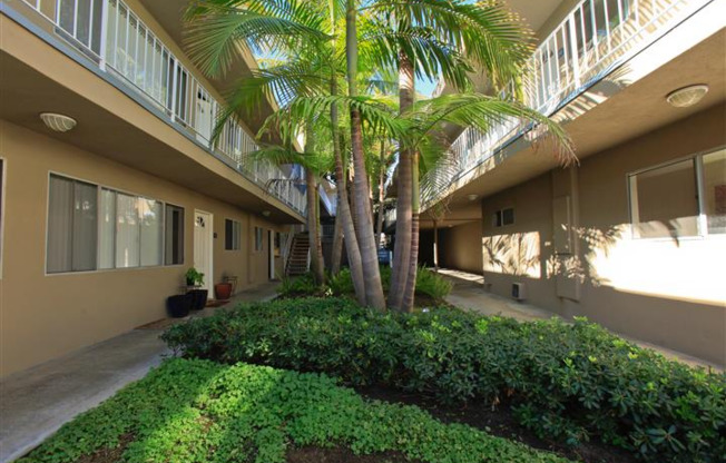 800 MEYER LN