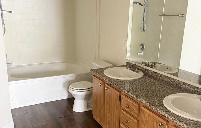 1 bed, 1 bath, $1,200, Unit # 1206