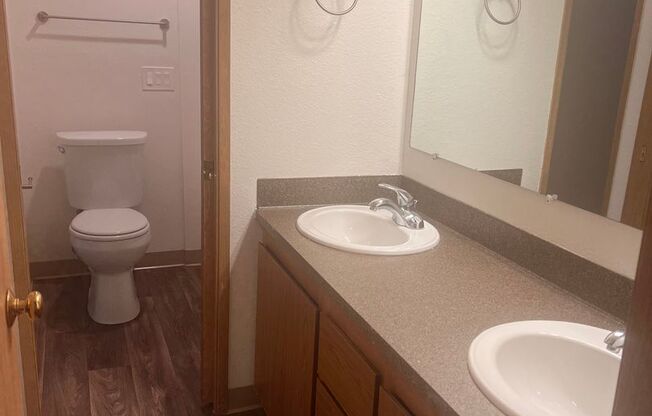 2 beds, 1 bath, 960 sqft, $2,100, Unit 207