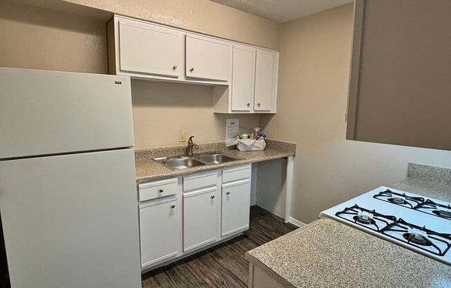 1 bed, 1 bath, 700 sqft, $1,250, Unit 2103