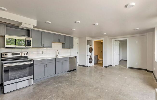 2 beds, 2 baths, 807 sqft, $1,550, Unit 703