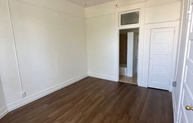 Studio, 1 bath, 200 sqft, $900, Unit 202