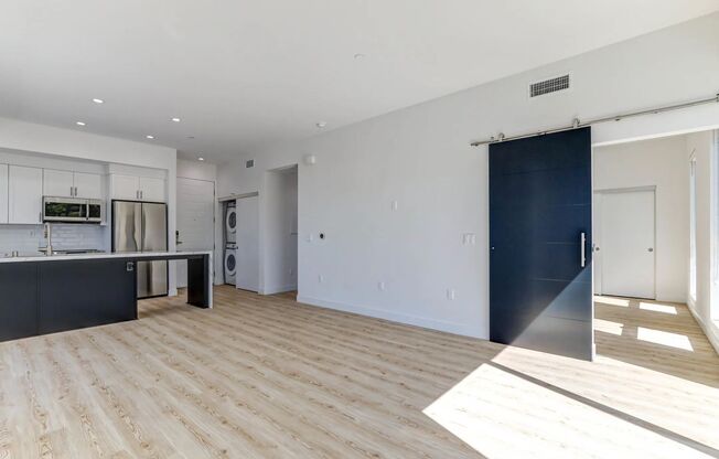 2 beds, 2 baths, 872 sqft, $3,995, Unit 229